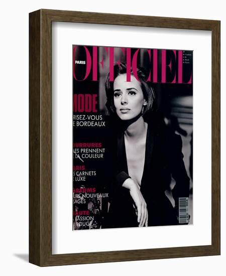 L'Officiel, October-November 1992 - Lara Harris, Qui Porte une Veste Smoking de Giorgio Armani-Peter Lindbergh-Framed Art Print