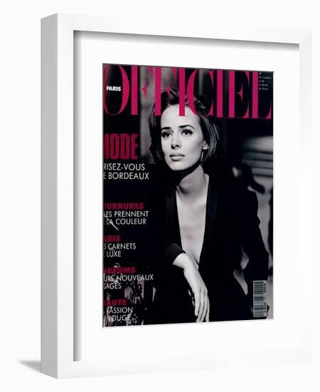 L'Officiel, October-November 1992 - Lara Harris, Qui Porte une Veste Smoking de Giorgio Armani-Peter Lindbergh-Framed Art Print