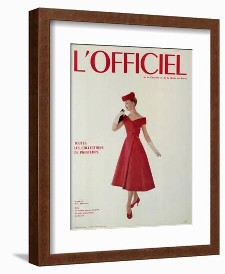 L'Officiel - Robe de Jean Lanvin Castillo en Satin Aléoutienne de Staron-Philippe Pottier-Framed Art Print