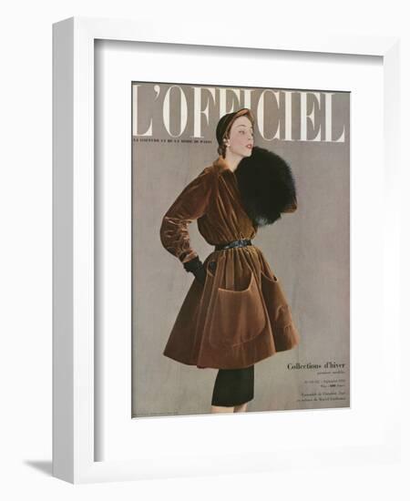 L'Officiel, September 1950 - Ensemble de Christian Dior en Velours de Marcel Guillemin-Philippe Pottier-Framed Art Print