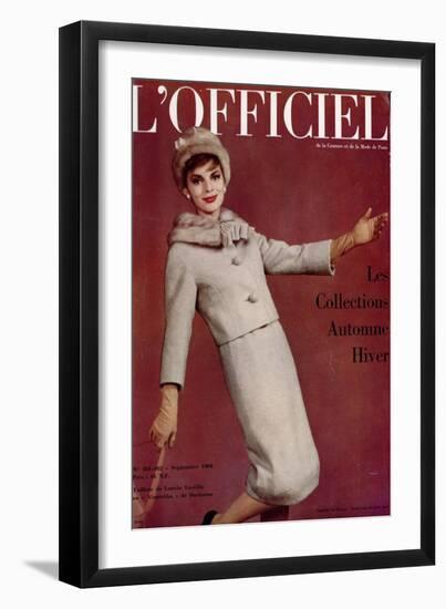 L'Officiel, September 1960 - Tailleur en Lanvin Castillo en Ninotchka de Ducharne-Arsac-Framed Art Print