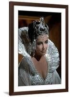 L'oiseau Bleu THE BLUE BIRD by George Cukor with Elizabeth Taylor, 1976 (photo)-null-Framed Photo