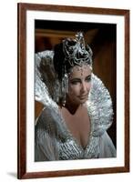 L'oiseau Bleu THE BLUE BIRD by George Cukor with Elizabeth Taylor, 1976 (photo)-null-Framed Photo