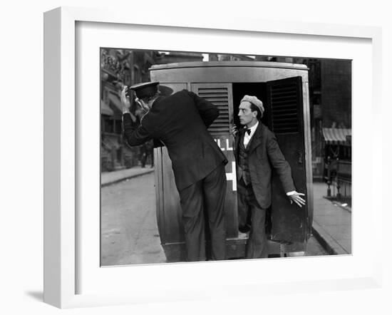 L'Operateur The Cameraman by EdwardSedgwick with Buster Keaton, 1928 Film muet --- Silent movie (b/-null-Framed Photo
