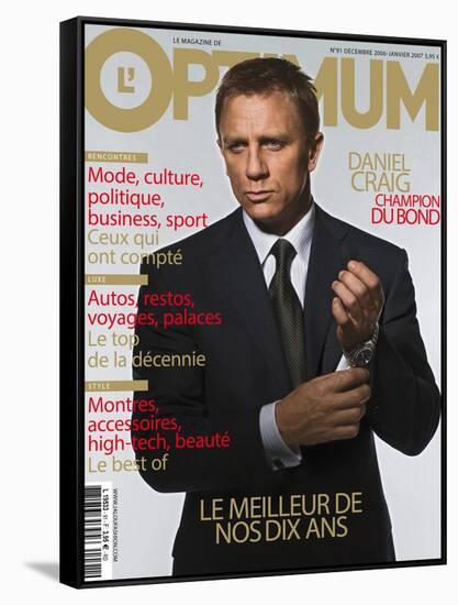 L'Optimum, December 2006-January 2007 - Daniel Craig Est Habillé Par Brioni, Montre Omega-null-Framed Stretched Canvas