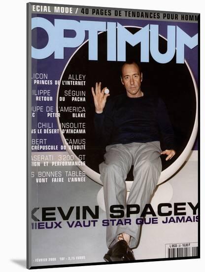 L'Optimum, February 2000 - Kevin Spacey Habillé en Prada-Richard Wright-Mounted Art Print