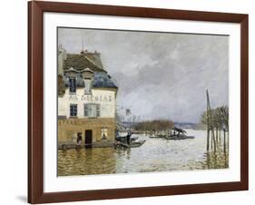 La barque pendant l'inondation à Port-Marly-Alfred Sisley-Framed Giclee Print