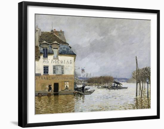 La barque pendant l'inondation à Port-Marly-Alfred Sisley-Framed Giclee Print