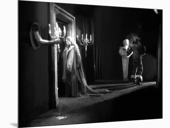 La Belle and la Bete by JeanCocteau with Josette Day and Jean Marais, 1946 (b/w photo)-null-Mounted Photo