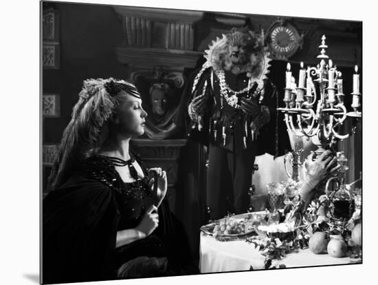 La Belle and la Bete by JeanCocteau with Josette Day and Jean Marais, 1946 (b/w photo)-null-Mounted Photo