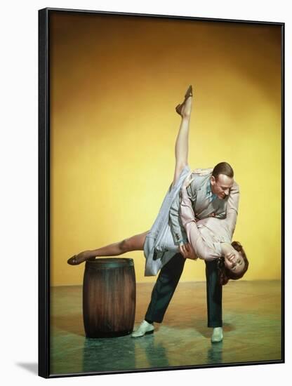 La Belle by Moscou SILK STOCKINGS by RoubenMamoulian with Cyd Charisse and Fred Astaire, 1957 (phot-null-Framed Photo