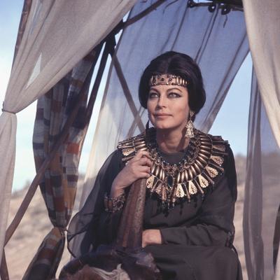 https://imgc.allpostersimages.com/img/posters/la-bible-the-bible-by-johnhuston-with-ava-gardner-1966-photo_u-L-Q1C1OSD0.jpg?artPerspective=n