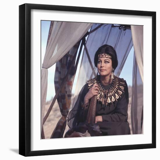 La Bible The Bible by JohnHuston with Ava Gardner, 1966 (photo)-null-Framed Photo