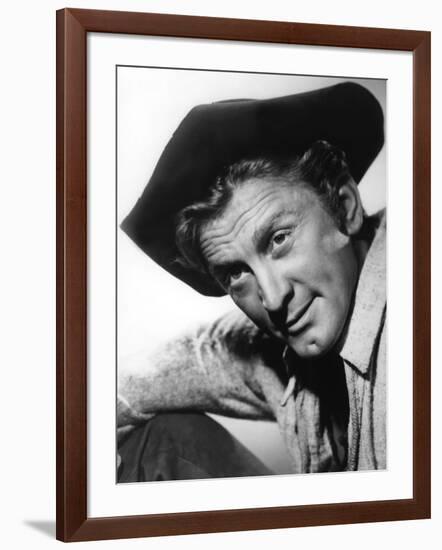 La captive aux yeux clairs THE BIG SKY by HowardHawks with Kirk Douglas, 1952 (b/w photo)-null-Framed Photo