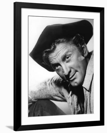 La captive aux yeux clairs THE BIG SKY by HowardHawks with Kirk Douglas, 1952 (b/w photo)-null-Framed Photo