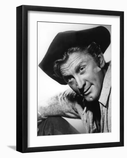 La captive aux yeux clairs THE BIG SKY by HowardHawks with Kirk Douglas, 1952 (b/w photo)-null-Framed Photo
