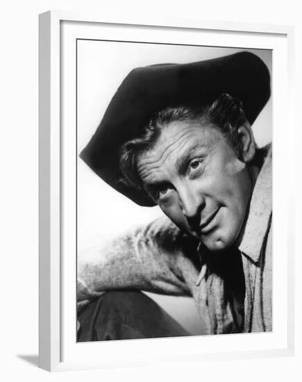 La captive aux yeux clairs THE BIG SKY by HowardHawks with Kirk Douglas, 1952 (b/w photo)-null-Framed Photo