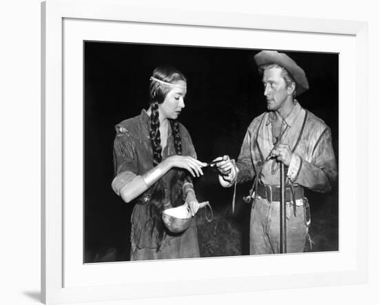 La captive aux yeux clairs THE BIG SKY by HowardHawks with Kirk Douglas, Elizabeth Threatt, 1952 (b-null-Framed Photo