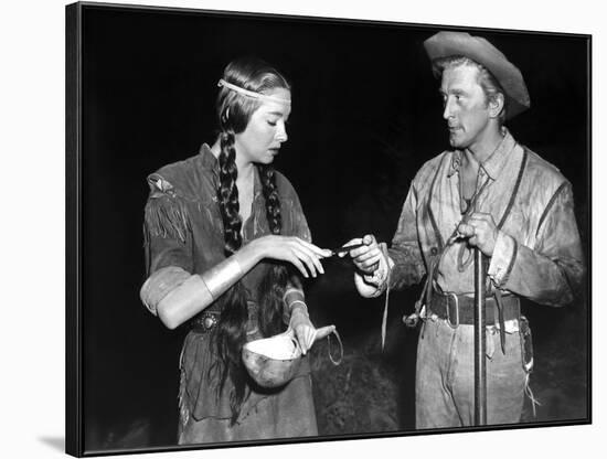 La captive aux yeux clairs THE BIG SKY by HowardHawks with Kirk Douglas, Elizabeth Threatt, 1952 (b-null-Framed Photo