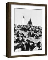 La Charge Fantastique THEY DIED WITH THEIR BOOTS ON by Raoul Walsh with Errol Flynn, 1941 (b/w phot-null-Framed Photo