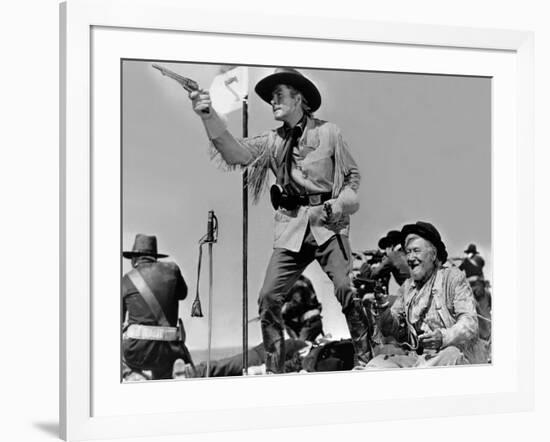 La Charge Fantastique THEY DIED WITH THEIR BOOTS ON by Raoul Walsh with Errol Flynn, 1941 (b/w phot-null-Framed Photo