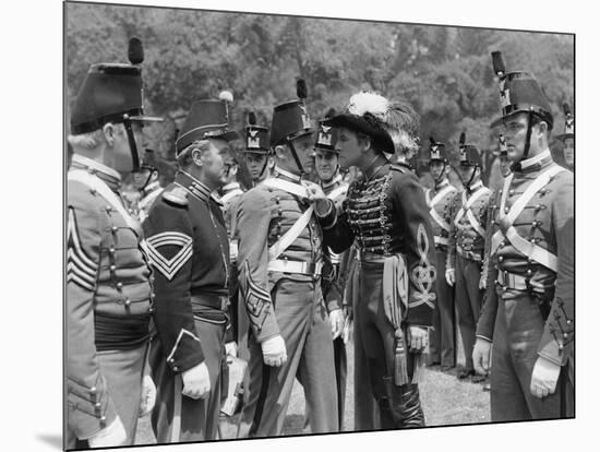 La Charge Fantastique THEY DIED WITH THEIR BOOTS ON by Raoul Walsh with Joe Sawyer, Arthur Kennedy -null-Mounted Photo