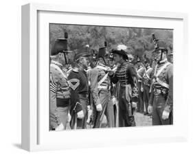 La Charge Fantastique THEY DIED WITH THEIR BOOTS ON by Raoul Walsh with Joe Sawyer, Arthur Kennedy -null-Framed Photo