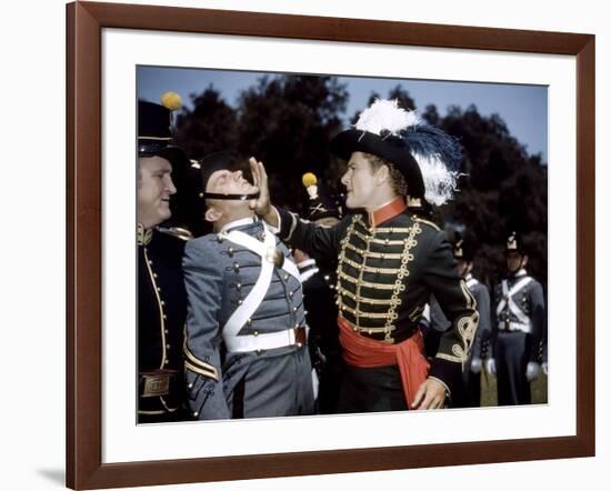 La Charge Fantastique THEY DIED WITH THEIR BOOTS ON by Raoul Walsh with Joe Sawyer, Arthur Kennedy -null-Framed Photo