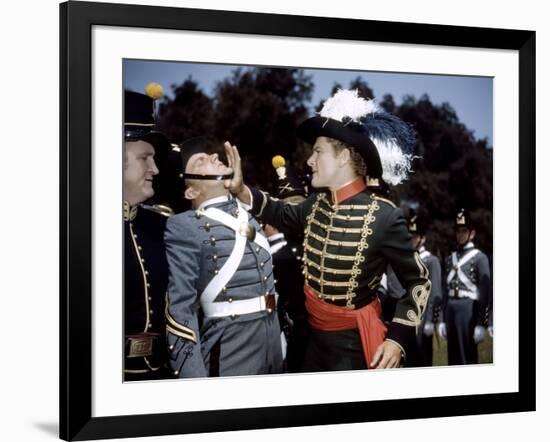 La Charge Fantastique THEY DIED WITH THEIR BOOTS ON by Raoul Walsh with Joe Sawyer, Arthur Kennedy -null-Framed Photo