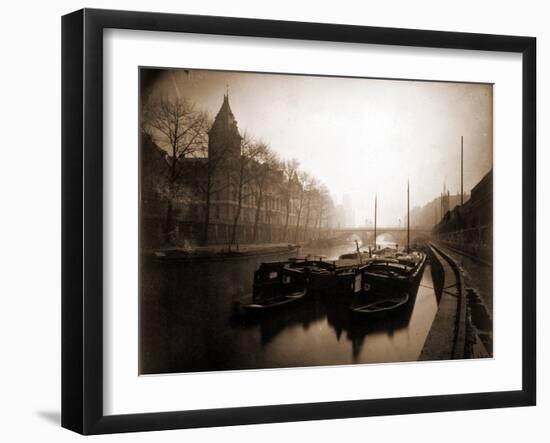 La Conciergerie et la Seine, Brouillard en Hiver, 1923-Eugène Atget-Framed Premium Photographic Print