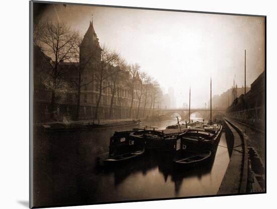 La Conciergerie et la Seine, Brouillard en Hiver, 1923-Eugène Atget-Mounted Photographic Print