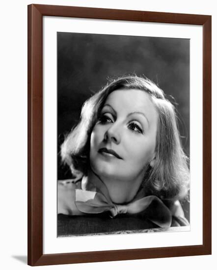 La courtisane SUSAN LENOX by Robert Z Leonard with Greta Garbo, 1931 (b/w photo)-null-Framed Photo