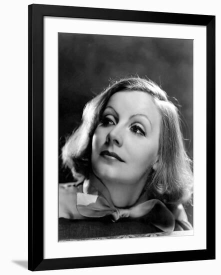 La courtisane SUSAN LENOX by Robert Z Leonard with Greta Garbo, 1931 (b/w photo)-null-Framed Photo