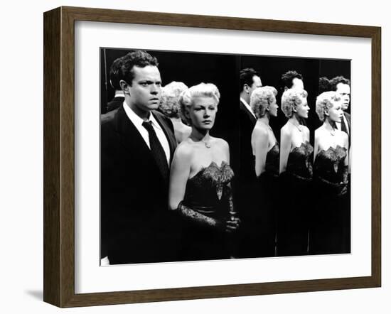 La Dame by Shanghai THE LADY FROM SHANGHAI by OrsonWelles with Orson Welles and Rita Hayworth, 1947-null-Framed Photo