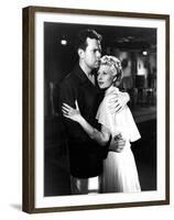 La Dame by Shanghai THE LADY FROM SHANGHAI by OrsonWelles with Orson Welles and Rita Hayworth, 1947-null-Framed Photo