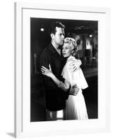 La Dame by Shanghai THE LADY FROM SHANGHAI by OrsonWelles with Orson Welles and Rita Hayworth, 1947-null-Framed Photo