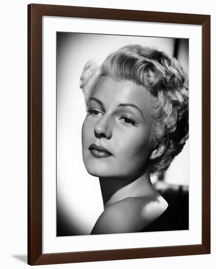 La Dame by Shanghai THE LADY FROM SHANGHAI by OrsonWelles with Rita Hayworth, 1947 (b/w photo)-null-Framed Photo