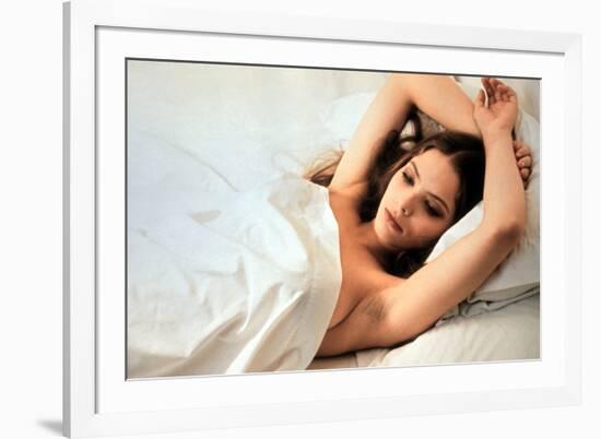 La derniere femme-null-Framed Photo