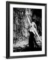 La Dolce Vita, Anita Ekberg, 1960-null-Framed Photo