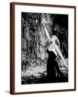 La Dolce Vita, Anita Ekberg, 1960-null-Framed Photo