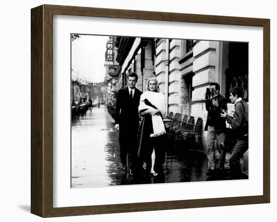 La Dolce Vita, Marcello Mastroianni, Anita Ekberg, 1960-null-Framed Photo