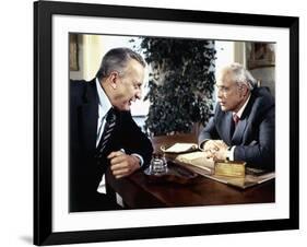 La formule (The Formula) by John G. Avildsen with George C. Scott and Marlon Brando, 1980 (photo)-null-Framed Photo