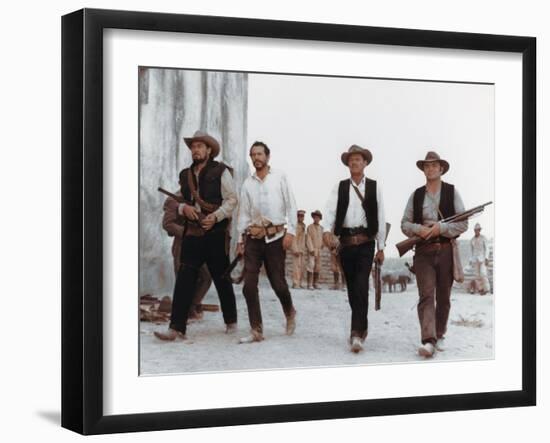 La Horde Sauvage THE WILD BUNCH by Sam Peckinpah with Ben Johnson, Warren Oates, William Holden and-null-Framed Photo