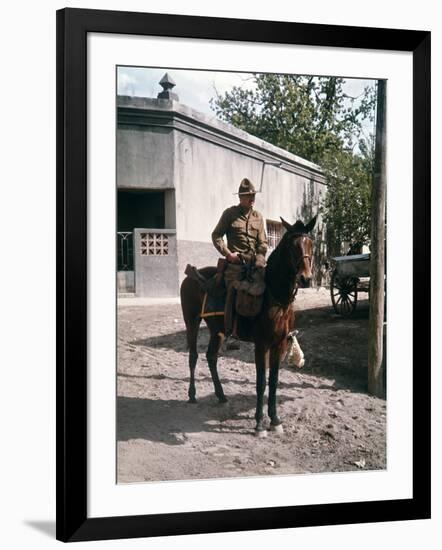 La Horde Sauvage THE WILD BUNCH by Sam Peckinpah with William Holdenn, 1969 (photo)-null-Framed Photo