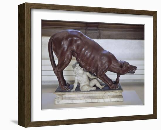 La Louve de Rome allaitant Rémus et Romulus ; d'après l'Antique (pastiche)-null-Framed Giclee Print