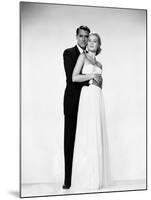 La Main au Collet TO CATCH A THIEF by AlfredHitchcock with Cary Grant and Grace Kelly, 1955 (b/w ph-null-Mounted Photo