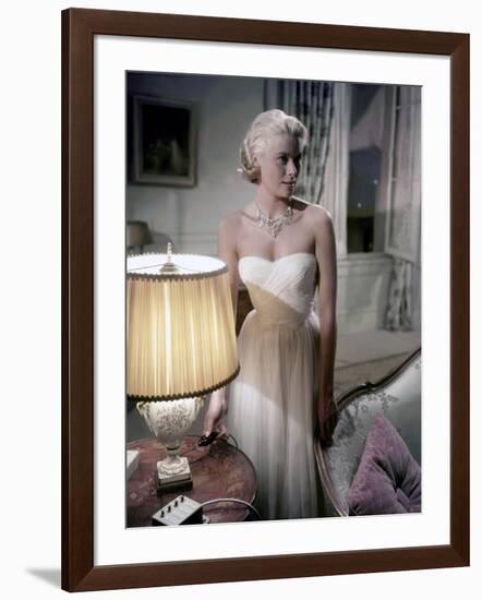 La Main au Collet TO CATCH A THIEF by AlfredHitchcock with Grace Kelly, 1955 (photo)-null-Framed Photo