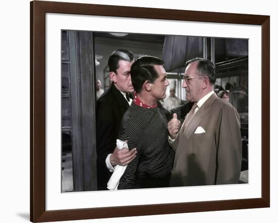 La Main au Collet TO CATCH A THIEF by AlfredHitchcock with Jean Martinelli, Cary Grant etCharles Va-null-Framed Photo