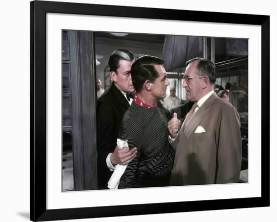 La Main au Collet TO CATCH A THIEF by AlfredHitchcock with Jean Martinelli, Cary Grant etCharles Va-null-Framed Photo