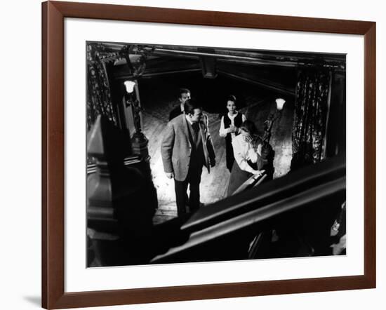 La Maison du Diable THE HAUNTING by RobertWise with Richad Johnson, Russ Tamblyn, Claire Bloom and -null-Framed Photo